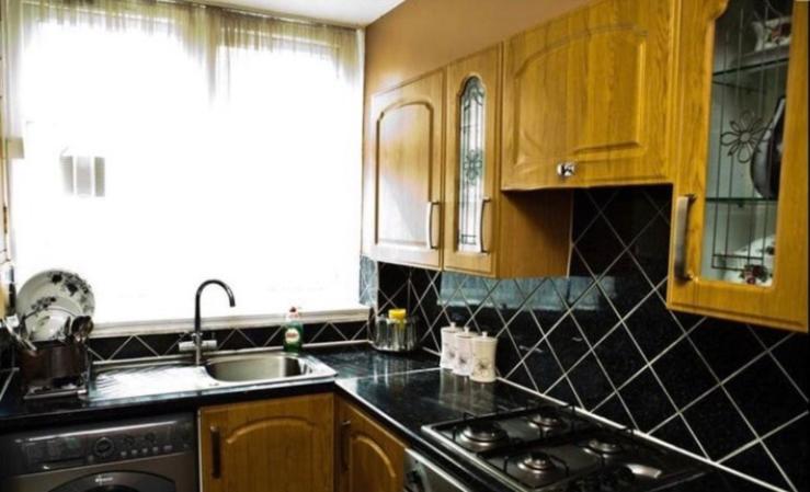 Ensuite With Kitchen Ext Large Room With Balcony In Zone 2 Лондон Экстерьер фото